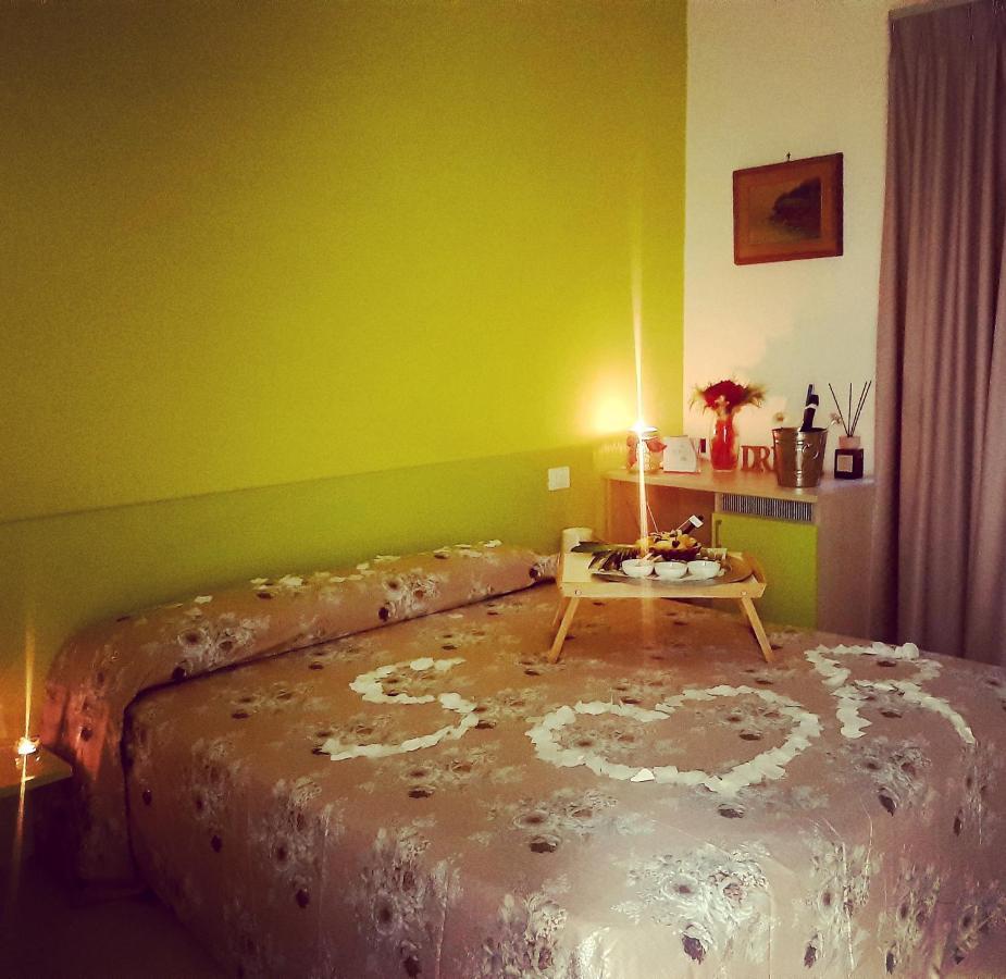 Serena Rooms Solofra ภายนอก รูปภาพ