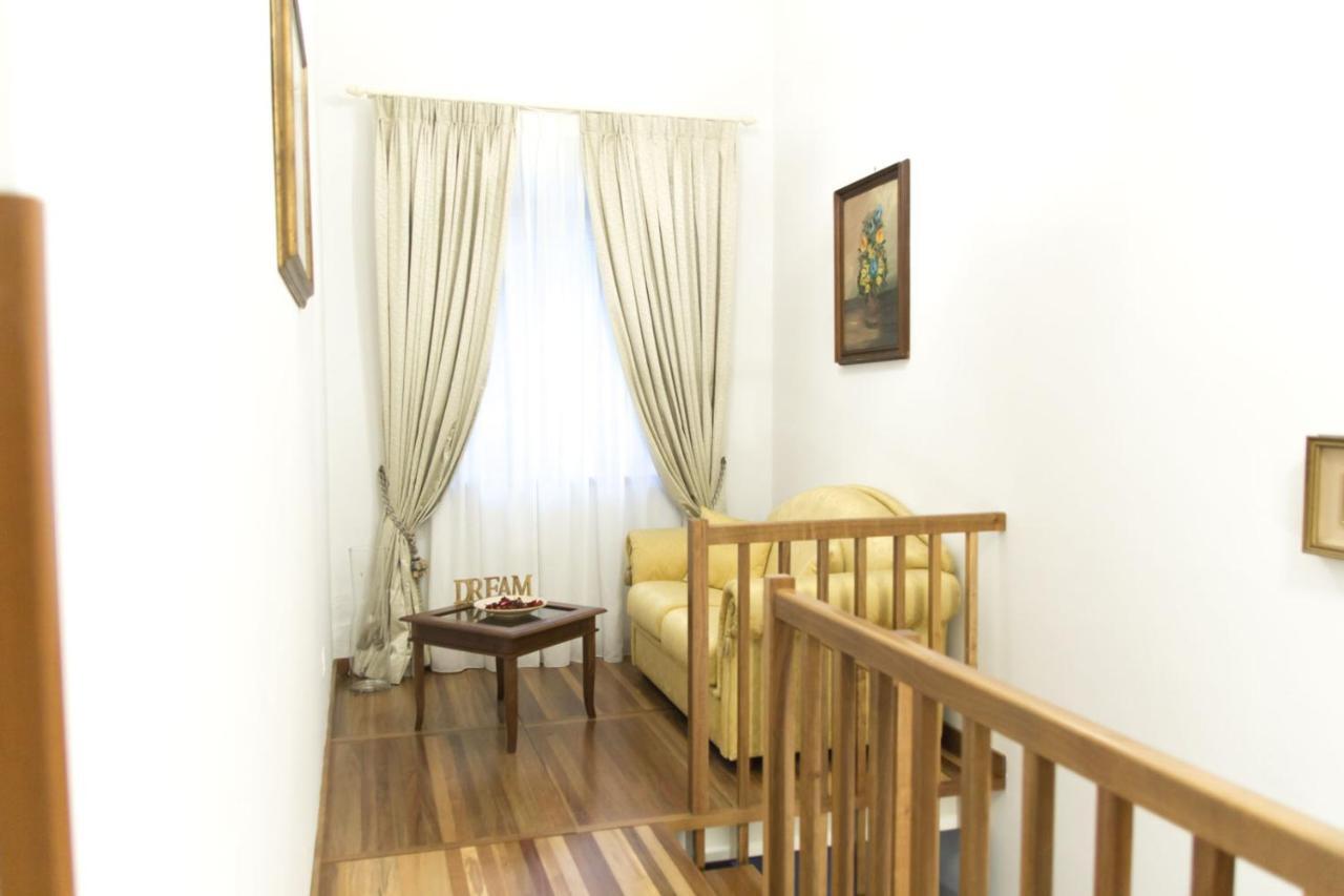 Serena Rooms Solofra ภายนอก รูปภาพ